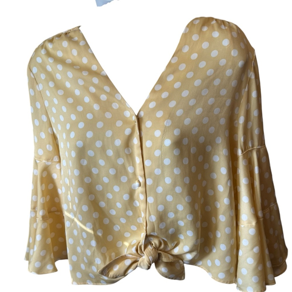 Lauren Conrad ladies, yellow polkadotted front tie crop top size medium NEW